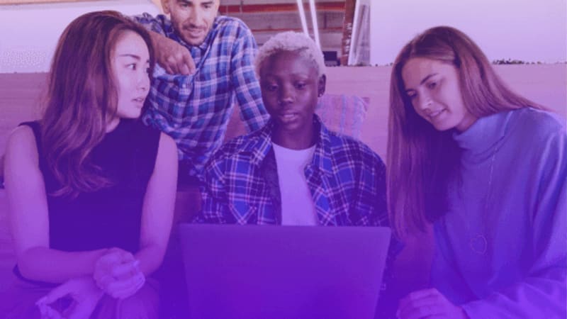 Build a Social Media Pitch Deck to Win Clients (+Templates)